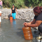 reportajes lgp barquisimeto mujeres recogiendo agua para WP