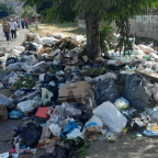 Las calles de Mario Briceño Iragorry naufragan en basura que contamina el medio ambiente
